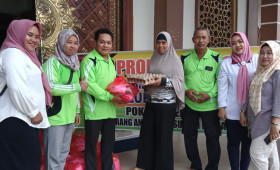27 Juli 2022, #Probebaya Pembagian bantuan paket sembako ke warga di RT.002