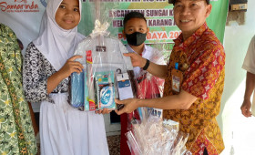 22 September 2022, #Probebaya kegiatan penyerahan bantuan perlengkapan sekolah di Jalan Kahoi RT. 030 oleh Pokmas Kahoi Bersatu.