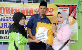 22 November 2022, Penyaluran paket sembako dan paket pendidikan probebaya pokmas kelapa gading kepada warga RT.13