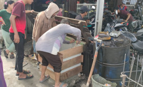 Senin, 28 November 2022 Kegiatan Probebaya bidang Sapras yaitu Pembuatan gapura gg. 7 jalan ulin rt 26