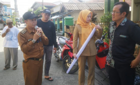 Senin , 12 Des 2022 .Hari ini pemasangan Banner Probebaya 100 Jt serentak seluruh RT Di Kelurahan Karang Anyar. Dengan telah terlaksananya kegiatan probebaya di tiap RT dan bentuk keterbukaan informasi hasil kegiatan probebaya