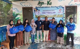 Kamis, 08 Agustus 2024 Penyerahan bantuan Paket Sembako dan perlengkapan sekolah anak Program Probebaya Bidang Pemberdayaan Masyarakat oleh Pokmas Cendana  di Jalan Cendana. Kegiatan ini dihadiri oleh Lurah, Seklur, warga Cendana dan pengurus Pokmas Cendana.
