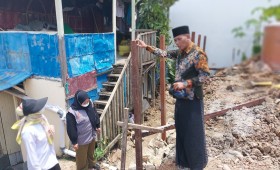 Rabu, 11 September 2024 Kasie Ekobang dan Pengawas Kegiatan Probebaya Karang Anyar melakukan monitoring kegiatan Probebaya bidang Infrastruktur terkait semenisasi, perbaikan Langgar dan perbaikan jalan di RT.010, 011, 031, 036, 038 Karang Anyar