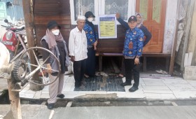 Selasa, 17 September 2024, Lurah bersama Kasie Ekobang dan Pendamping melakukan kunjungan ke Jalan Meranti RT.019 kegiatan semenisasi jalan dengan nilai Rp60.500.000