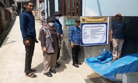 Selasa, 17 September 2024, Lurah bersama Kasie Ekobang dan Pendamping Kegiatan Probebaya melakukan kunjungan ke Jalan Cendana Gang 04 RT.004 kegiatan SEMENISASI JALAN  : P 22MXL1,5MXT0,10cm senilai Rp10.000.000