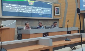 Kamis, 10 April 2025, Seklur menghadiri kegiatan Rakor Pelaksanaan Kegiatan Probebaya tahun 2025 di Ruang Rapat Mangkupalas Balaikota Samarinda.
