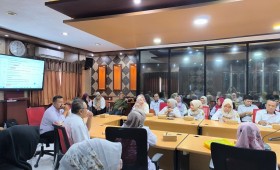 Rabu, 30 April 2025, Kasie Kesra dan Kasie Ekobang menghadiri kegiatan Rakor Pelaksanaan Kegiatan Probebaya dan Penginputan E-Dalev Probebaya 2025 di Kantor Bapperida Kota Samarinda