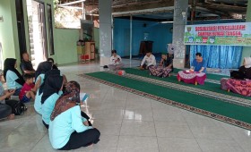 Jumat, 08 Agustus 2025, Kasie Kesra bersama narasumber dari Pengurus Bank Sampah Ramli Berseri menghadiri kegiatan Probebaya bidang Pemberdayaan berupa acara pengelolaan sampah rumah tangga di RT.036, Jln. Cendana Gang 11.