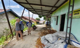 Kamis, 18 September 2025, Kelurahan Karang Anyar melakukan monitoring kegiatan Infrastruktur Probebaya bidang Sapras berupa perbaikan Posyandu Lansia di Jalan Cendana Gang 17 RT.014