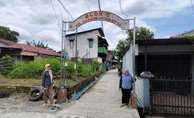 Kamis, 18 September 2025, Kelurahan Karang Anyar melakukan monitoring kegiatan Infrastruktur Probebaya bidang Sapras berupa perbaikan Jalan di Jalan Cendana Gang 4 RT.04 dan 06.